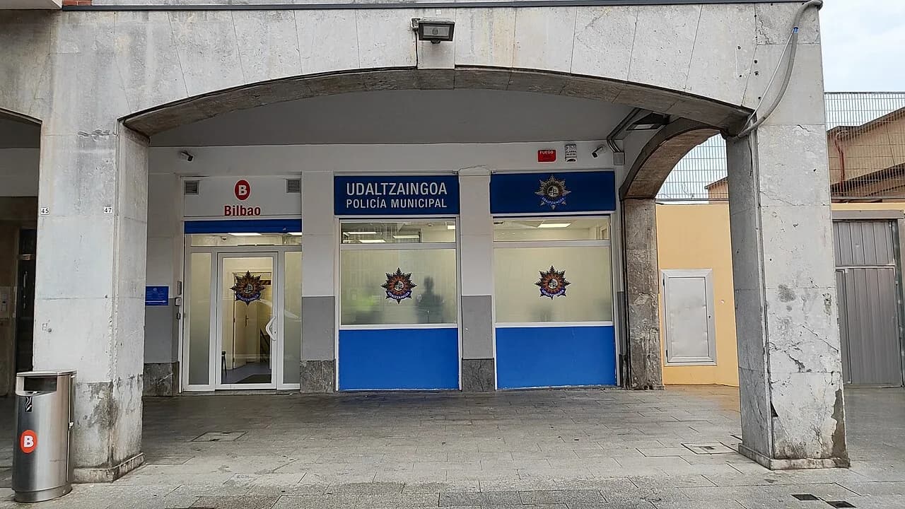 Comisaría de Policía Municipal en la plaza Corazón de María de Bilbao